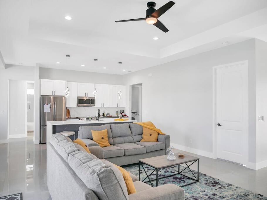 Casa Sevilla, Heated Pool, Sleeps 9, 4B3B Κέιπ Κόραλ Εξωτερικό φωτογραφία